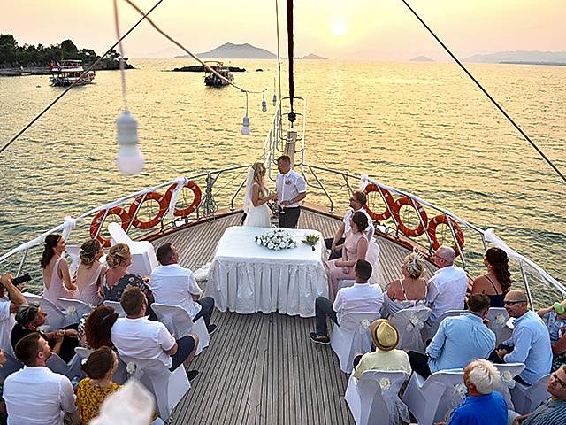 yacht-weddings-10